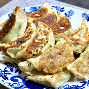 【鶏蛋韭菜鍋貼】実は中国では定番!卵とニラの焼餃子